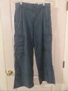 American Eagle Outfitters Wide Leg Cargo Jeans in Slate Blue / Gray